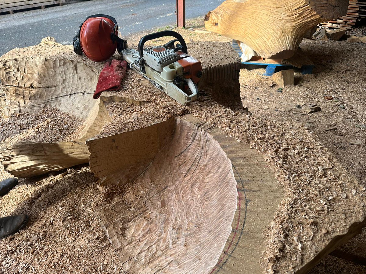 Did you come to our open day? If so then you would have seen Rolf Hooks use his epic saw to mill a massive oak crown. He’s been making great progress on the sculpture since then. We promised to show you some pics, so, here they are.

#WoodworkingCommunity