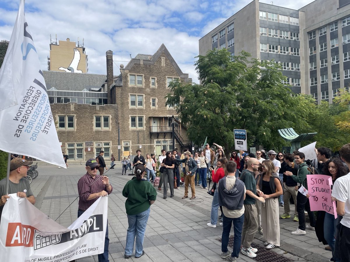 We reached an agreement with @McGillU to finalize a deal recognizing all faculty unions. We remain vigilant &amp; ready to go back on strike if the admin reneges. Below, students and faculty march on McGill's administration building demanding that McGill meet its obligations.