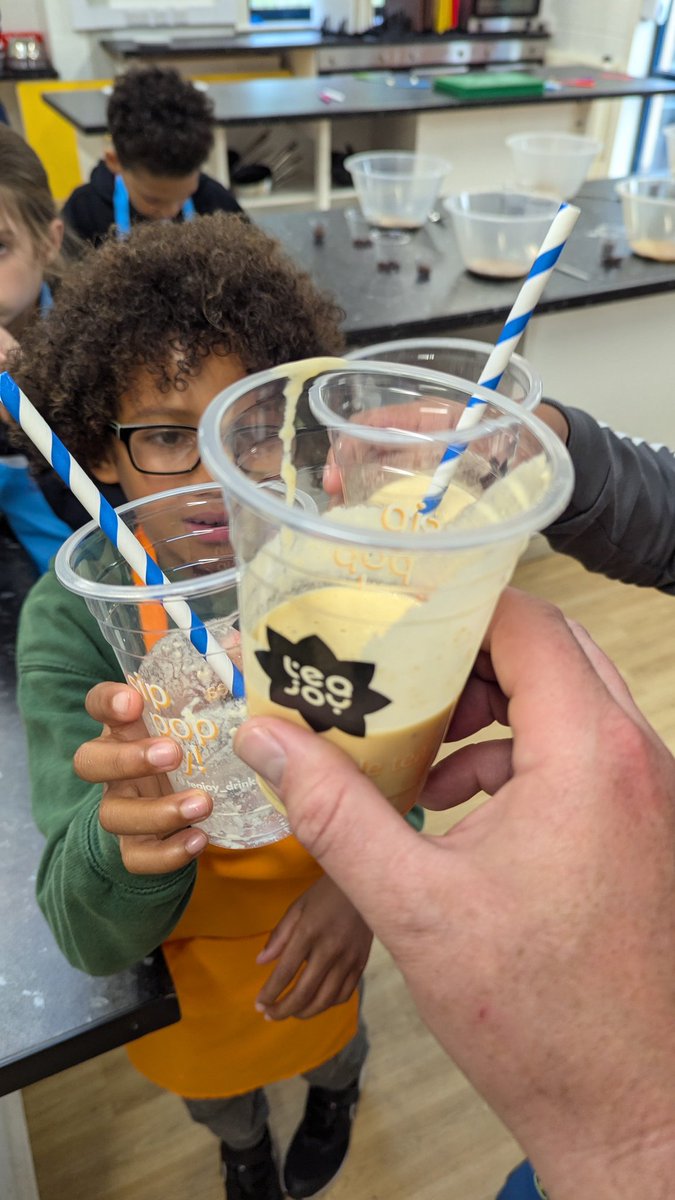 Wicketz Bristol (@gcf_wicketz_lt) on Twitter photo What a session we had talking about all things nutrition!
A huge thanks to <a href="/OHSouthBristol/">Oasis Hub South Bristol</a> for welcoming 14 young people to their healthy eating workshop!
We made vitamin pack smoothies and nutritious energy bites!
#knowle #cricketforall #wicketz #healthyeating What a session we had talking about all things nutrition!
A huge thanks to <a href="/OHSouthBristol/">Oasis Hub South Bristol</a> for welcoming 14 young people to their healthy eating workshop!
We made vitamin pack smoothies and nutritious energy bites!
#knowle #cricketforall #wicketz #healthyeating
