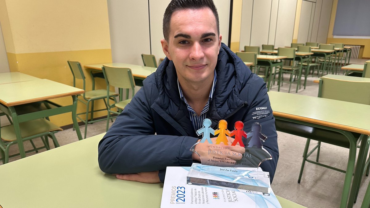 Campus Industrial (@ciferrol) on Twitter photo #CIFaoDía O alumno da Facultade de Ciencias do Traballo, José Zar, vén de acadar o oitavo premio á excelencia académica que outorga a Fundación Justicia Social co seu TFG “A regulación da relación laboral especial dos penados nas institucións penitenciarias” <a href="/UDC_gal/">Universidade da Coruña</a> <a href="/fcct_udc/">Fac. CC Traballo UDC</a> #CIFaoDía O alumno da Facultade de Ciencias do Traballo, José Zar, vén de acadar o oitavo premio á excelencia académica que outorga a Fundación Justicia Social co seu TFG “A regulación da relación laboral especial dos penados nas institucións penitenciarias” <a href="/UDC_gal/">Universidade da Coruña</a> <a href="/fcct_udc/">Fac. CC Traballo UDC</a>