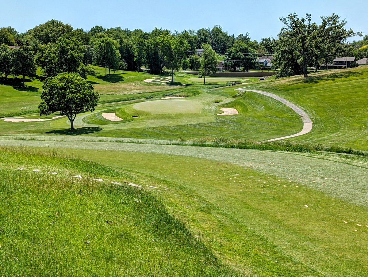As Golf X's foremost expert on Iowa golf, I feel I can finally share an Iowa top courses list with you now that I've played Wakonda club.

Without further adieu, the top 10 courses in Iowa!

1) Harvester
2) Cedar Rapids
3) Davenport
4) Elmwood
5) Wakonda
6) Des Moines Golf North