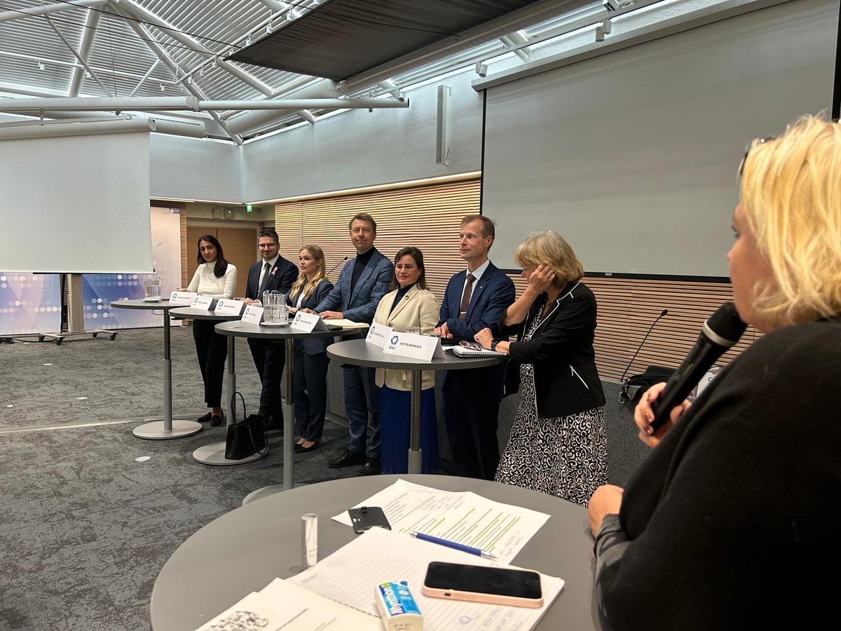 OAJ:n paneelikeskustelussa pidetään puoluerajat ylittäen vireillä olevaa oppimisen tuen vahvistamista perus- ja toisella asteella tarpeellisena uudistuksena. 
<a href="/oajry/">OAJ</a> 
<a href="/mattihelimo/">Matti Helimo</a> 
<a href="/NasimaRazmyar/">Nasima Razmyar</a> 
<a href="/seppanensara/">Sara Seppänen</a> 
<a href="/OllikainenM/">Mikko Ollikainen</a> 
<a href="/OskariValtola/">Oskari Valtola</a> 
<a href="/MirjaVehkapera/">Mirja Vehkaperä</a> 
@RiittaKonkola