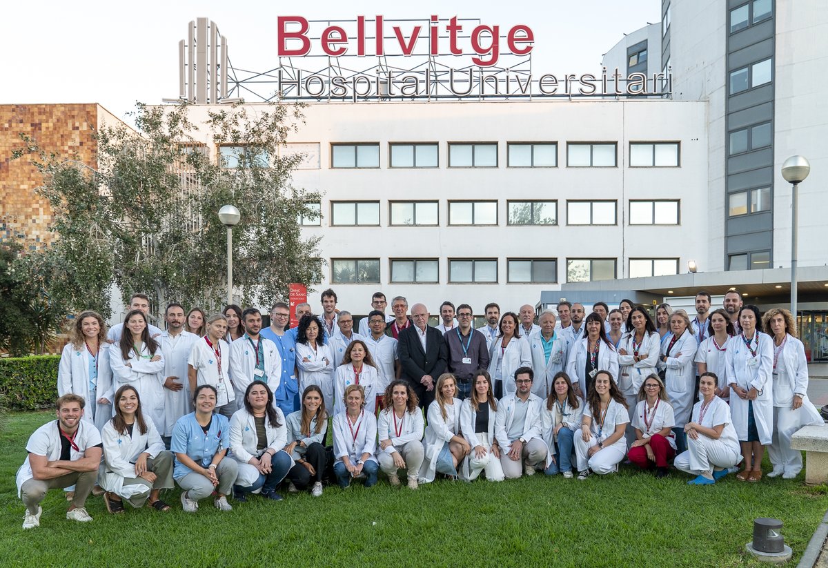 Ràdio Sant Vicenç (@radiosvh902) on Twitter photo El cirurgià vicentí Joan Maria Viñals forma part de l’equip de l’<a href="/hbellvitge/">Hospital Universitari Bellvitge | HUB</a> que ha fet un trasplantament facial pioner al món. El doctor Viñals va treure el tumor de la cara del pacient receptor, un home de 47 anys que evoluciona bé 🔉
radiosvh.info/programs/infor… El cirurgià vicentí Joan Maria Viñals forma part de l’equip de l’<a href="/hbellvitge/">Hospital Universitari Bellvitge | HUB</a> que ha fet un trasplantament facial pioner al món. El doctor Viñals va treure el tumor de la cara del pacient receptor, un home de 47 anys que evoluciona bé 🔉
radiosvh.info/programs/infor…