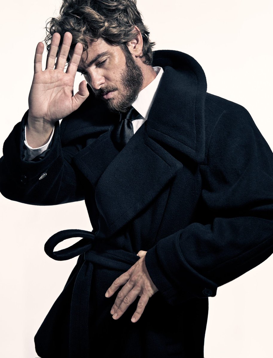 AndrewLatamUp's tweet photo. 📸| Más de Andrew Garfield para Esquire. https://t.co/AlE1wfMosH