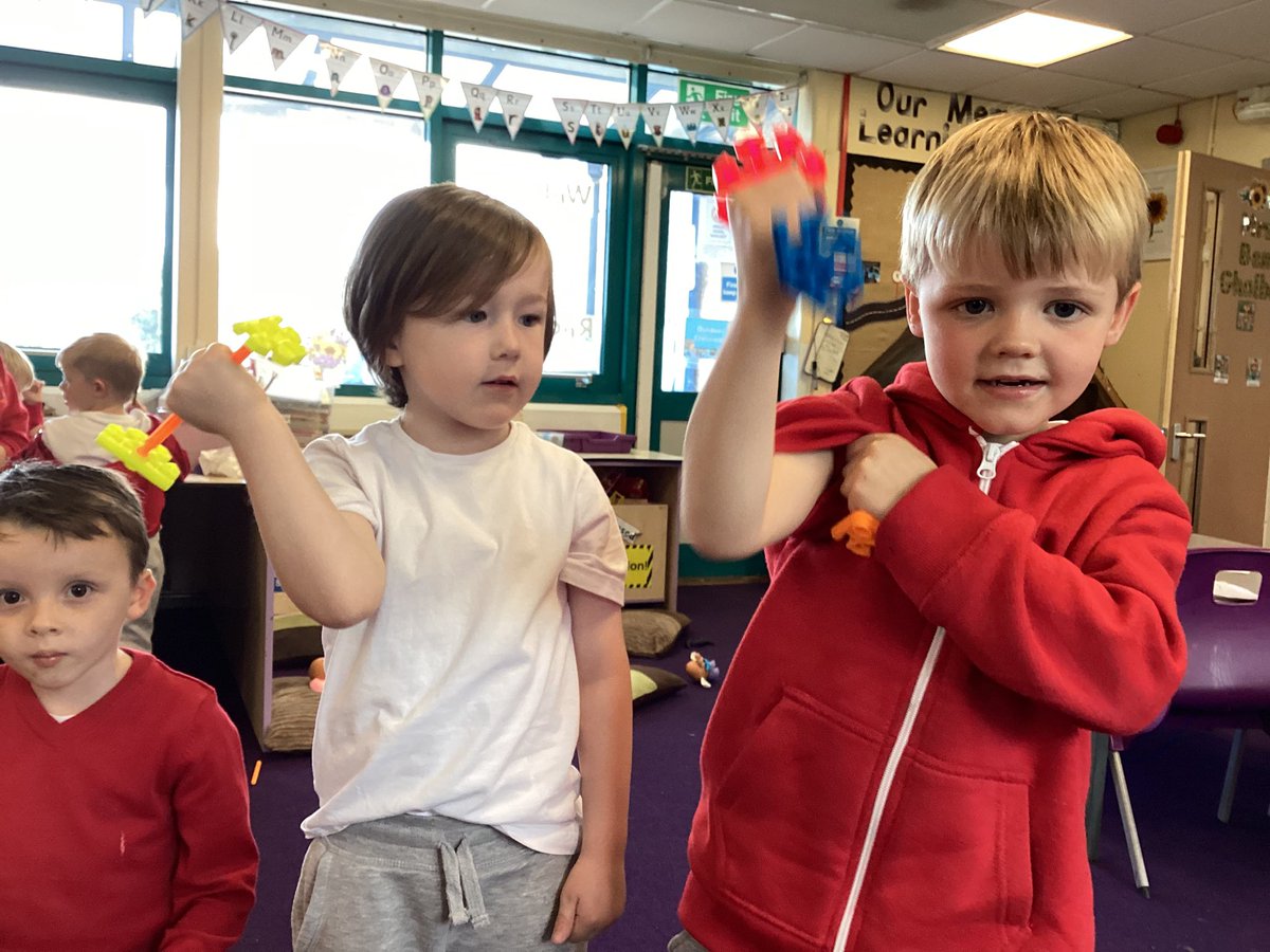 Having a good work out in reception 🏋️🏋️ <a href="/_MrsBG/">Mrs BG</a> <a href="/stjs_staveley/">Saint Joseph's</a> #joeysPD