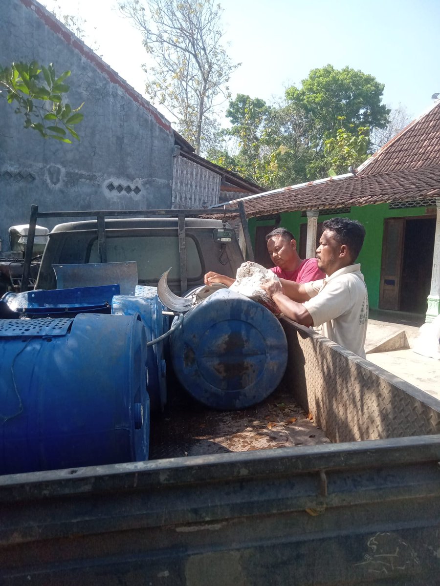 NF_Rosadi's tweet photo. Jum'at, 27/09/24
Nirvani FR, Luhkan Karanganyar Melaporkan kegiatan panen ikan lele milik bpk "Sutris" alamat Desa Pendem Kecamatan Mojogedang dengan jumlah 230kg harga 18.700/kg
#GiatLuhkanSatminkalTegal #luhlapor
@pusluh_bppsdm
@PKBLU_bp3tegal https://t.co/Sq5Xvnrq51