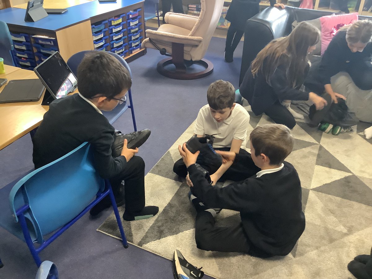 P7/6/5 loved their ‘Leaning tower of feetsa’ challenge today and identified the metaskills they used to gain success. #skillsdevelopmentscotland #Whitecrossmetaskills