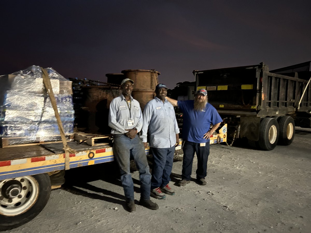 Our first crew left for #Asheville before sunrise, and more are heading to #Hendersonville throughout the day 💪💧
Learn more: cfpua.org/CivicAlerts.as… 

#NCWaterWARN #NCOneWater #NCStrong #HurricaneHelene