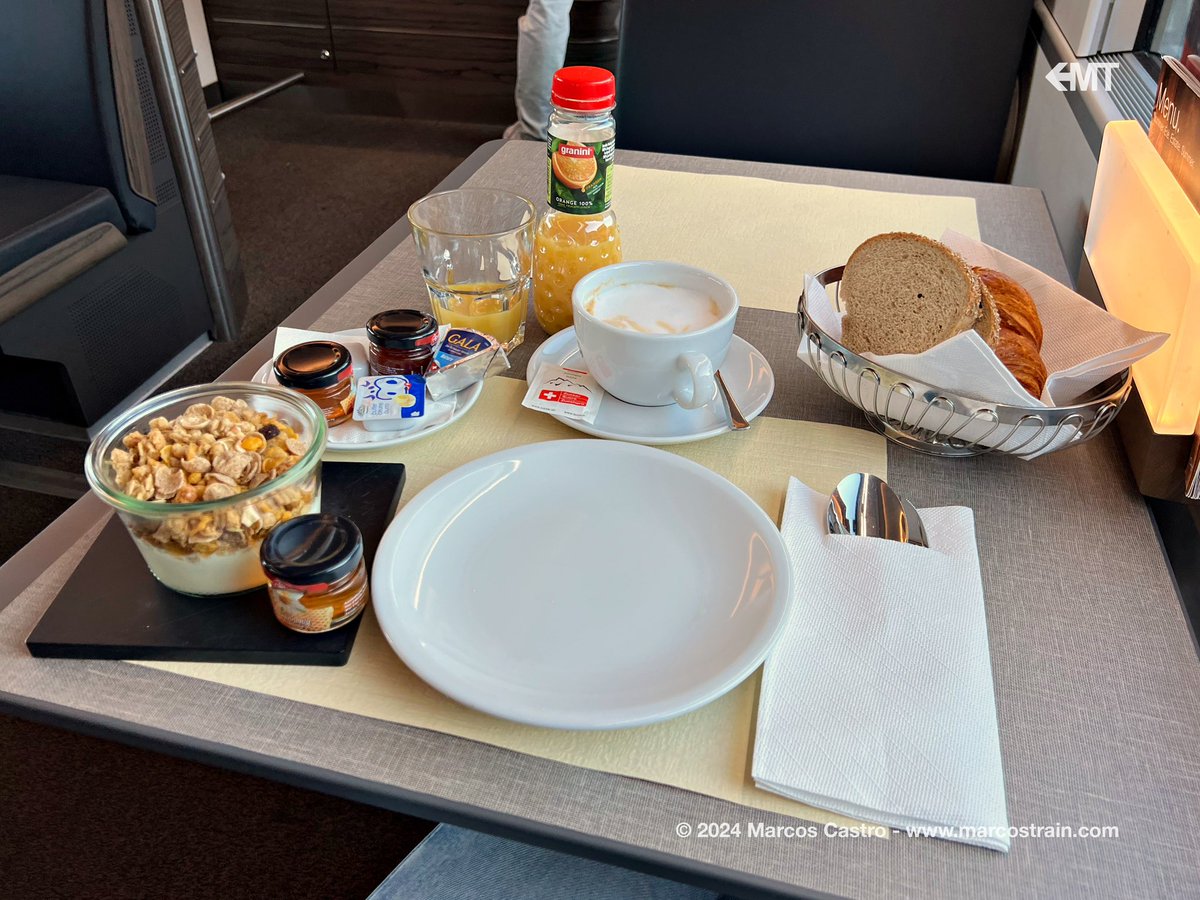 marcostrain's tweet photo. 🚆🇮🇹 Taking the early #EC312 from Milano Centrale to Zürich HB 🇨🇭, worked by this #RABe501 of SBB. The #Giruno has a top speed of 250 km/h and, as it passes through the Gotthard Base Tunnel, it makes the journey 3h 17min. Enough time to enjoy breakfast 🥐☕ in the restaurant car! https://t.co/UhDEZXls7q