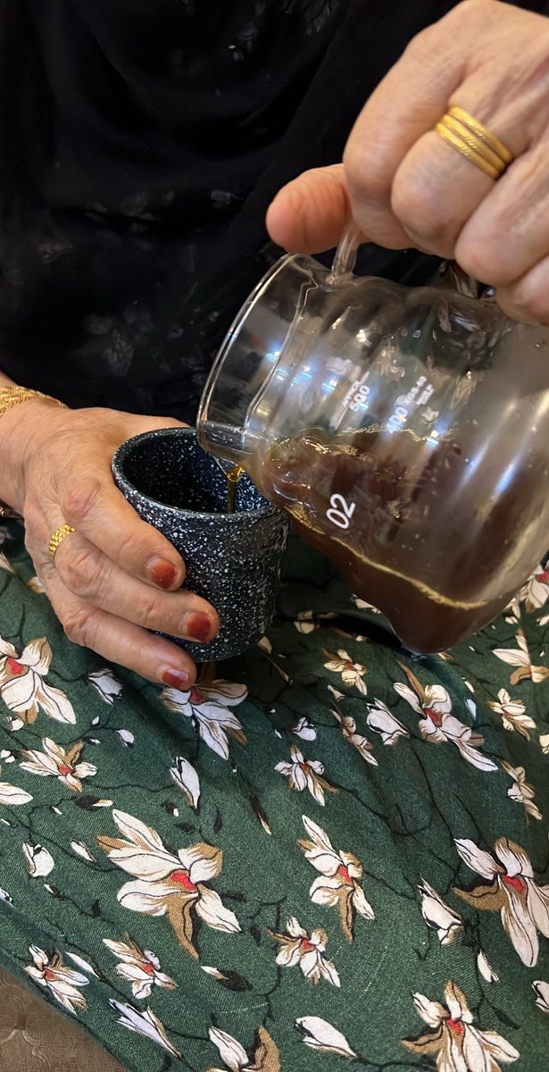 " و سوالفك . . معها البشاير تهلِي
أعذب من النسمات وأطيّب من الفال ♥️ ".
               - أمي .