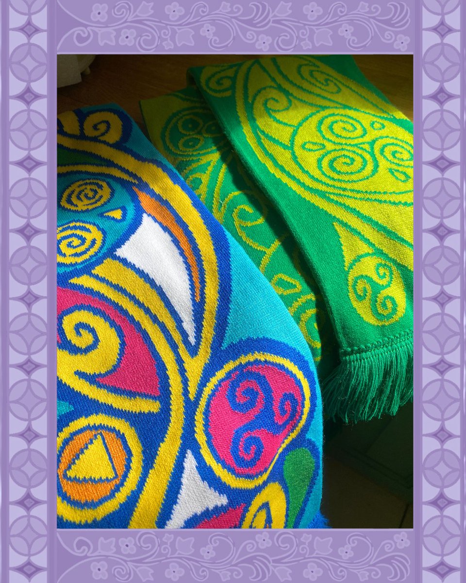 🧚Celtic Swirly Scarf🧚 in Green &amp; Blue colourways!

Still available to grab ar mo siopa!! link available in my bio and I'll be posting them this week!