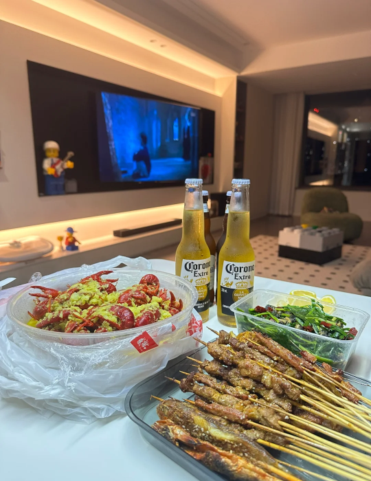 SuperCapit's tweet photo. 今天的夜宵有点heavy
清晨的咖啡，和夜晚的啤酒都是安抚情绪的良药… https://t.co/G4sbDbAzmi