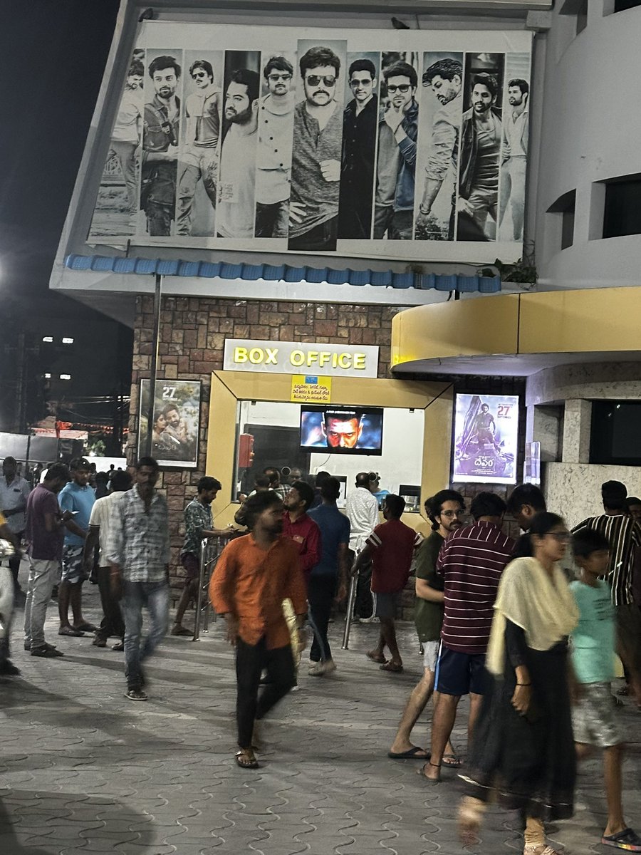 AkshayBhat49293's tweet photo. 📍SVC Cinemas ,  Hollywood Nizamabad Night Show 💥  Scripted 😭 scripted 

#Devara
 #MythBreakerNTR
#DishaPatani
#flipkartscam #IranAttack https://t.co/xCtFpEnNzw