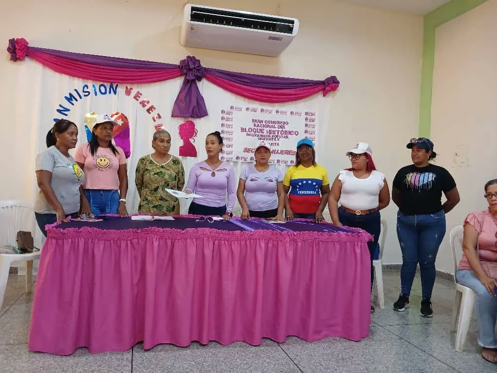 La Vicepresidencia de Mujeres del PSUV del Mcpio Libertador del edo Sucre, junto con la GMVM y el Instituto Municipal de la Mujer, llevó el #01Oct la Asamblea del Gran Congreso Nacional del Bloque Histórico Bolivariano, Popular, Chavista y Socialista, enfocada en el sector mujer.
