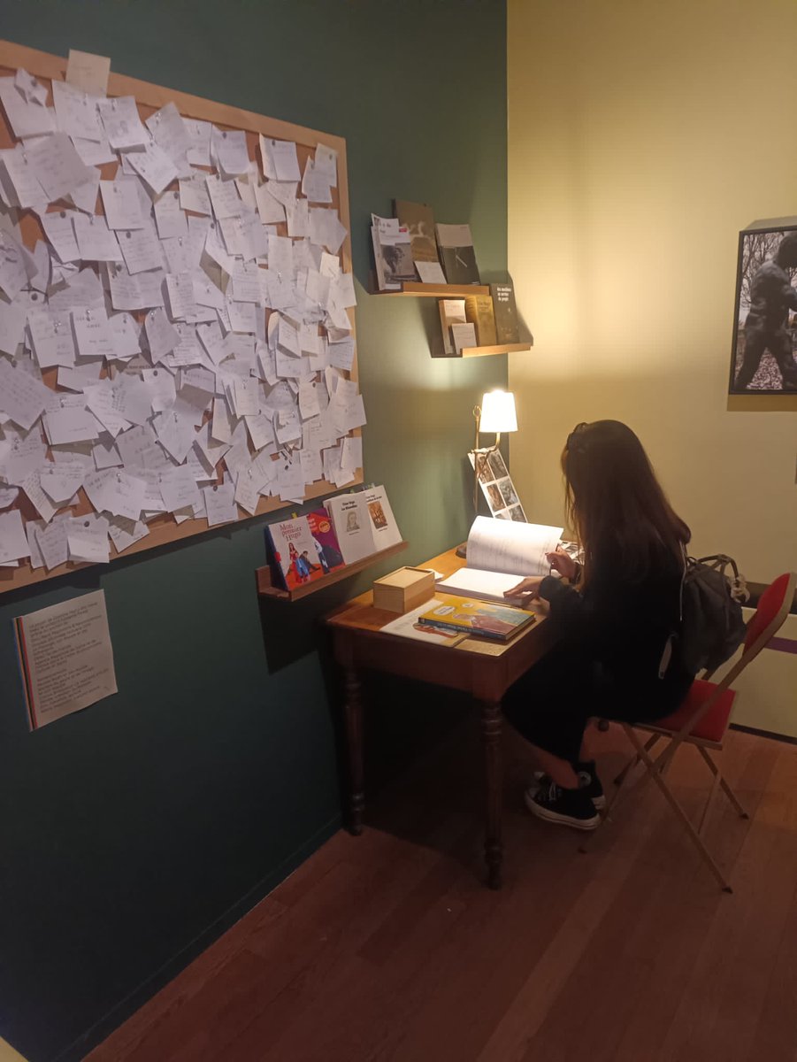 taniat_2's tweet image. En mi escapada a París no pude evitar hacerle una visitica a cierto lugar. 

#MisTías #JuanjoBona #AMRT #VictorHugo #Majos2O #ElDestelloIsComing