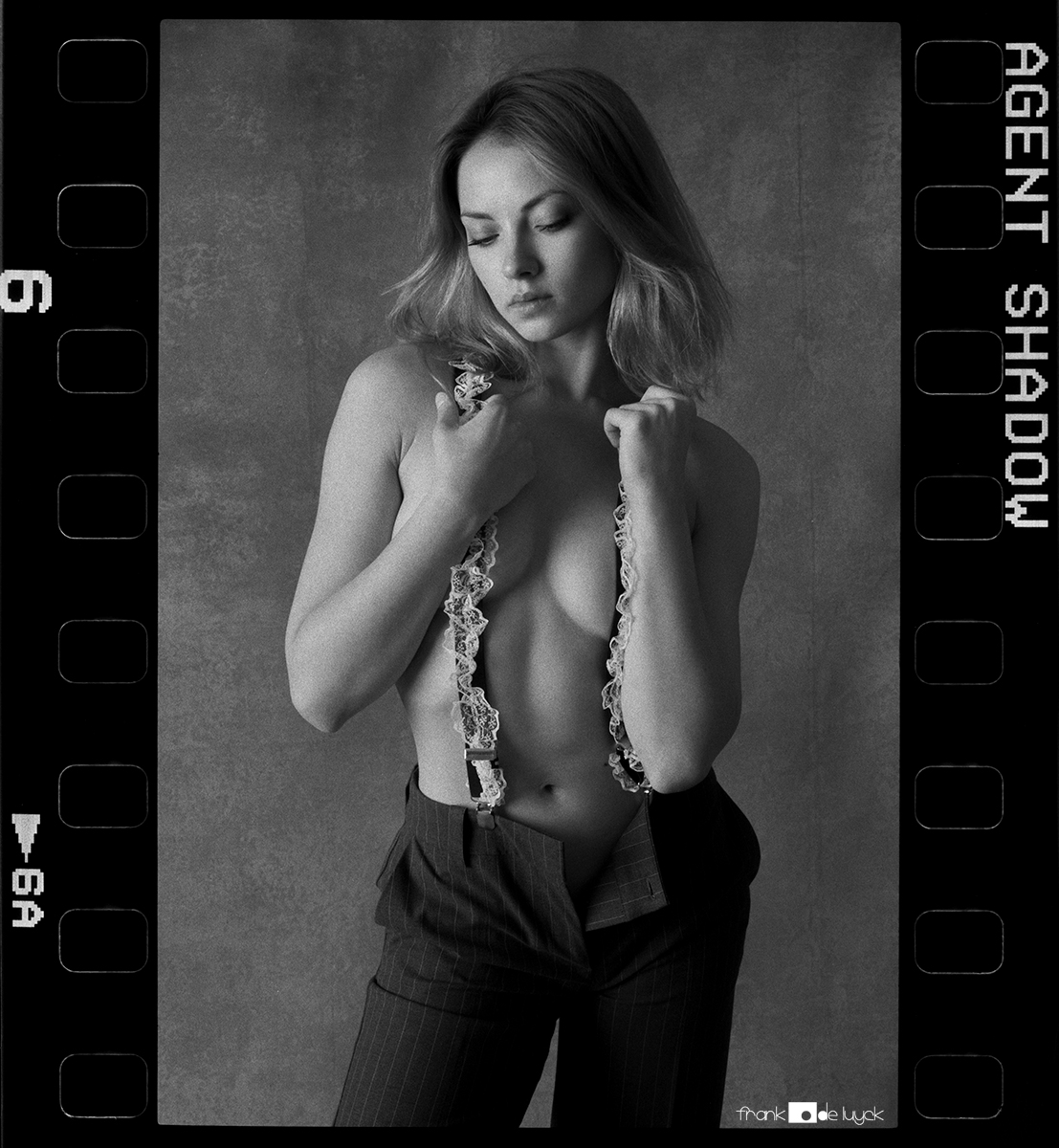 FrankDeLuyck's tweet photo. Some more with @SophieLaSage3
#modelshoot #bretelles #suspenders #pants #artistic #topless #beauty #beautiful #canoncamera #canonae1 #kosmofilm #agentshadow #iso400 #blackandwhiteportrait https://t.co/16ytpYRwbb