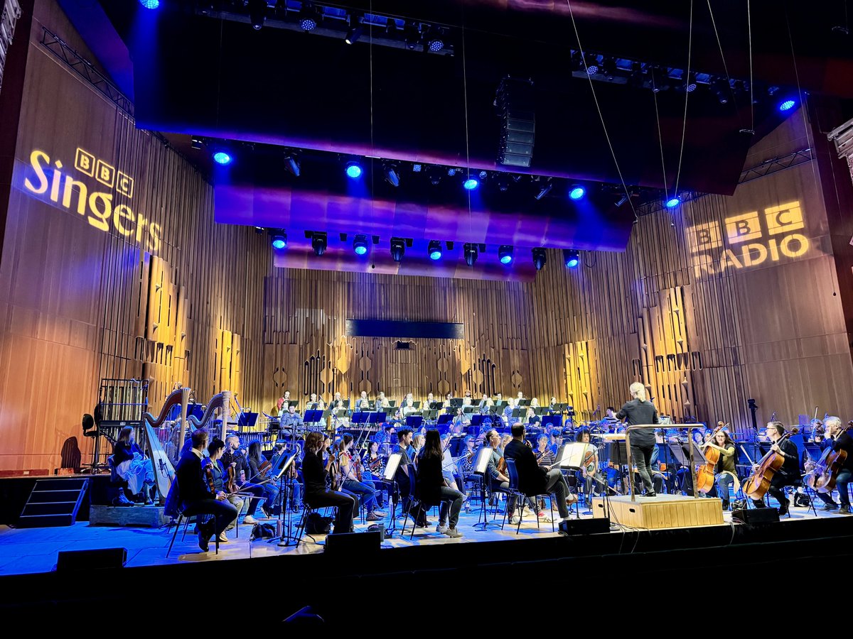 Owain Park (@owainpark) on Twitter photo 100 today! 🎂 Looking rather fine for it, Happy Birthday to the <a href="/BBCSingers/">BBC Singers</a>, celebrating their centenary at the Barbican this evening, alongside the Symphony Orchestra and a host of wonderful artists! 🎉 100 today! 🎂 Looking rather fine for it, Happy Birthday to the <a href="/BBCSingers/">BBC Singers</a>, celebrating their centenary at the Barbican this evening, alongside the Symphony Orchestra and a host of wonderful artists! 🎉
