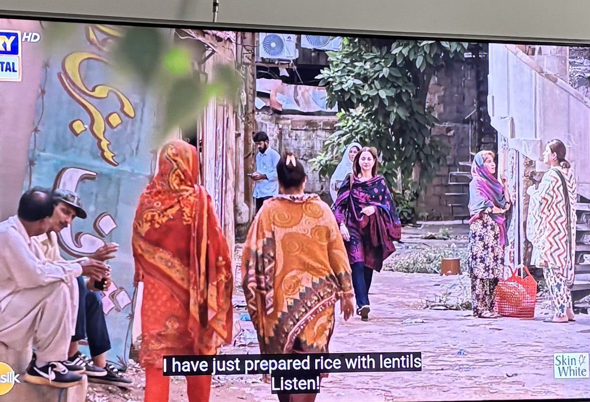 SobiaMLodhi's tweet photo. #AryDigital
#KabhiMainKabhiTum 
#FahadMustafa 
#HaniaAamir #PakistaniDramas #flipkartscam 
Obviously #SindhGovt or #BilloRani will do nothing ! U all should make the living standards better n pave the street in the Mohalla where the hero n heroine r living ! And name it Ary St https://t.co/QZ6M0fC7yC