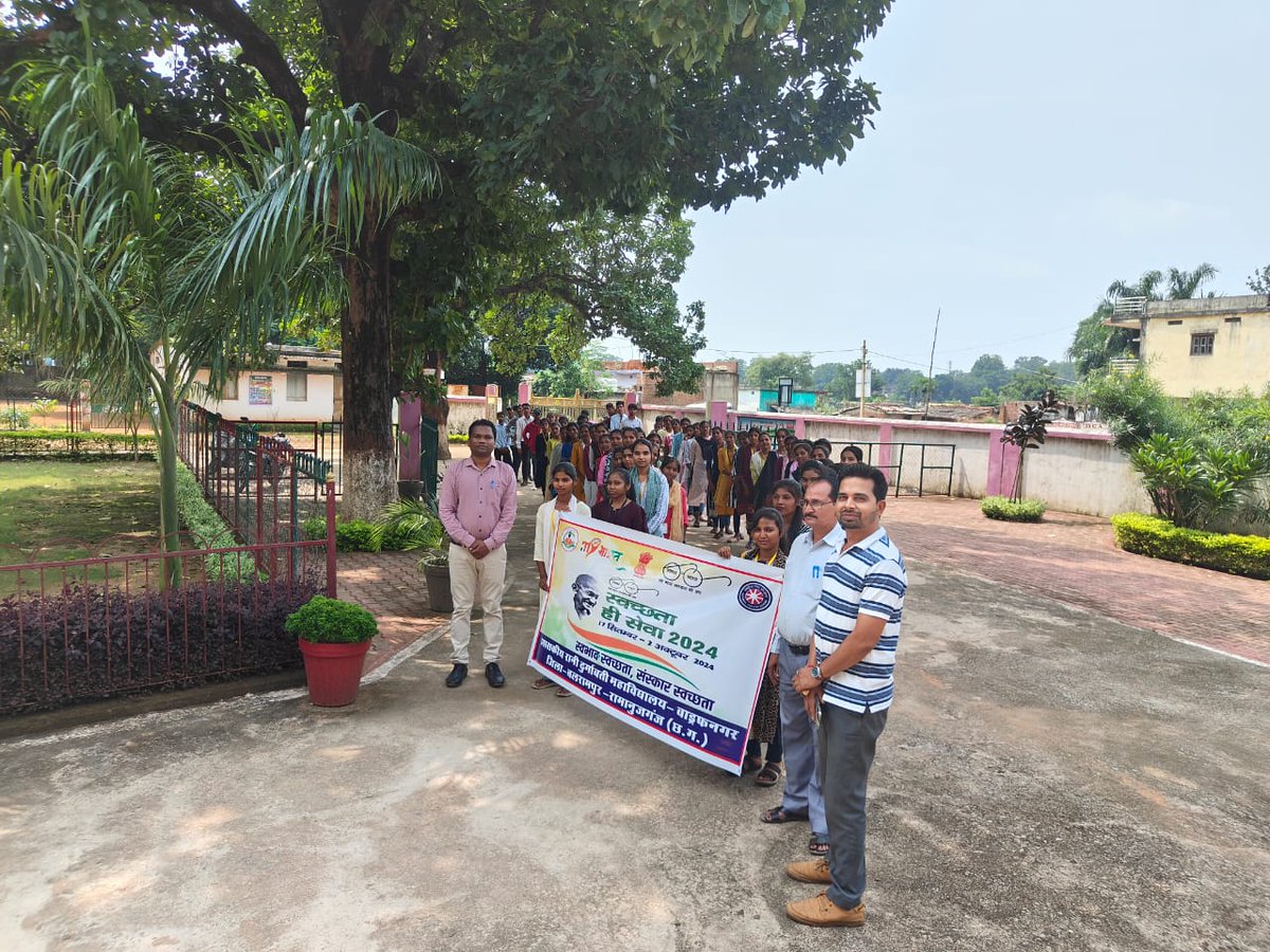 Balramsahu2's tweet photo. Celebrated Gandhi Jayanti at Govt  Rani Durgawati College, honoring Bapu's ideals of peace, non-violence, and self-reliance through meaningful activities and service. #GandhiJayanti #NSS #UnityInService https://t.co/cz4Mg6n4wO