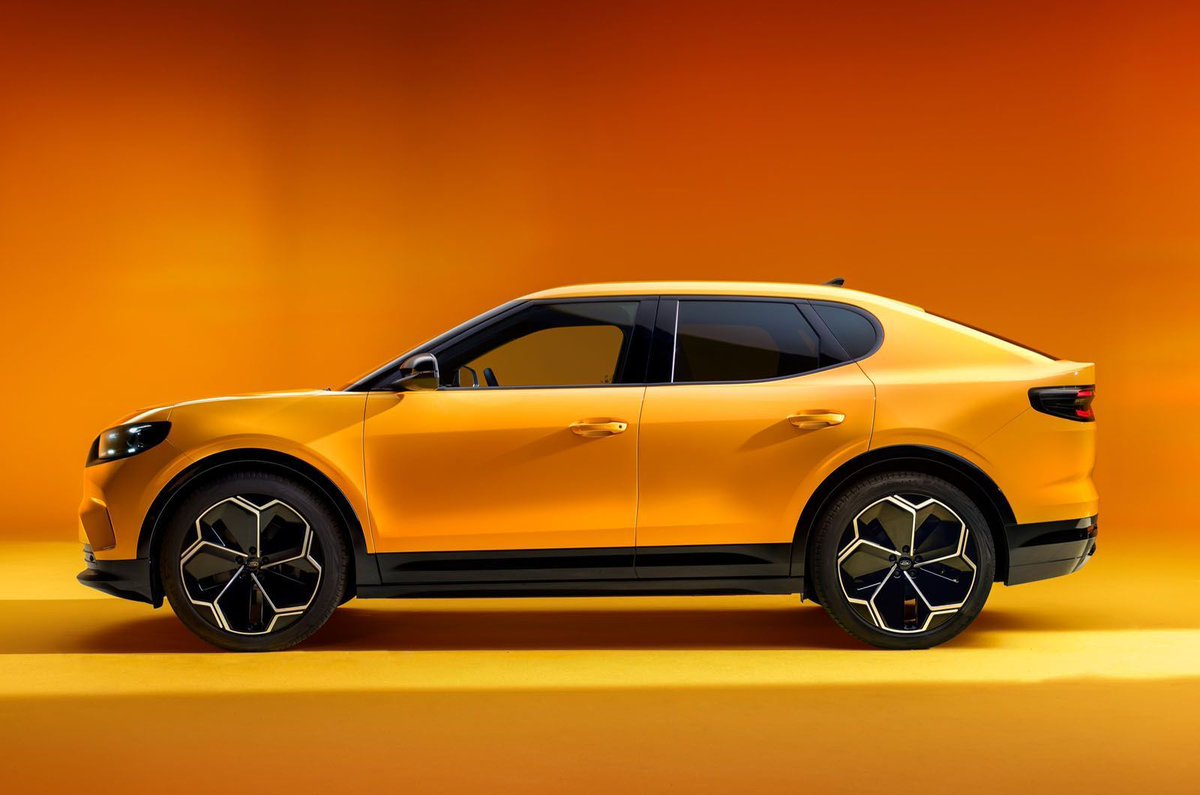 autocar's tweet image. The UK government must introduce incentives to stimulate private demand for electric cars, says Ford UK boss autocar.co.uk/car-news/busin…