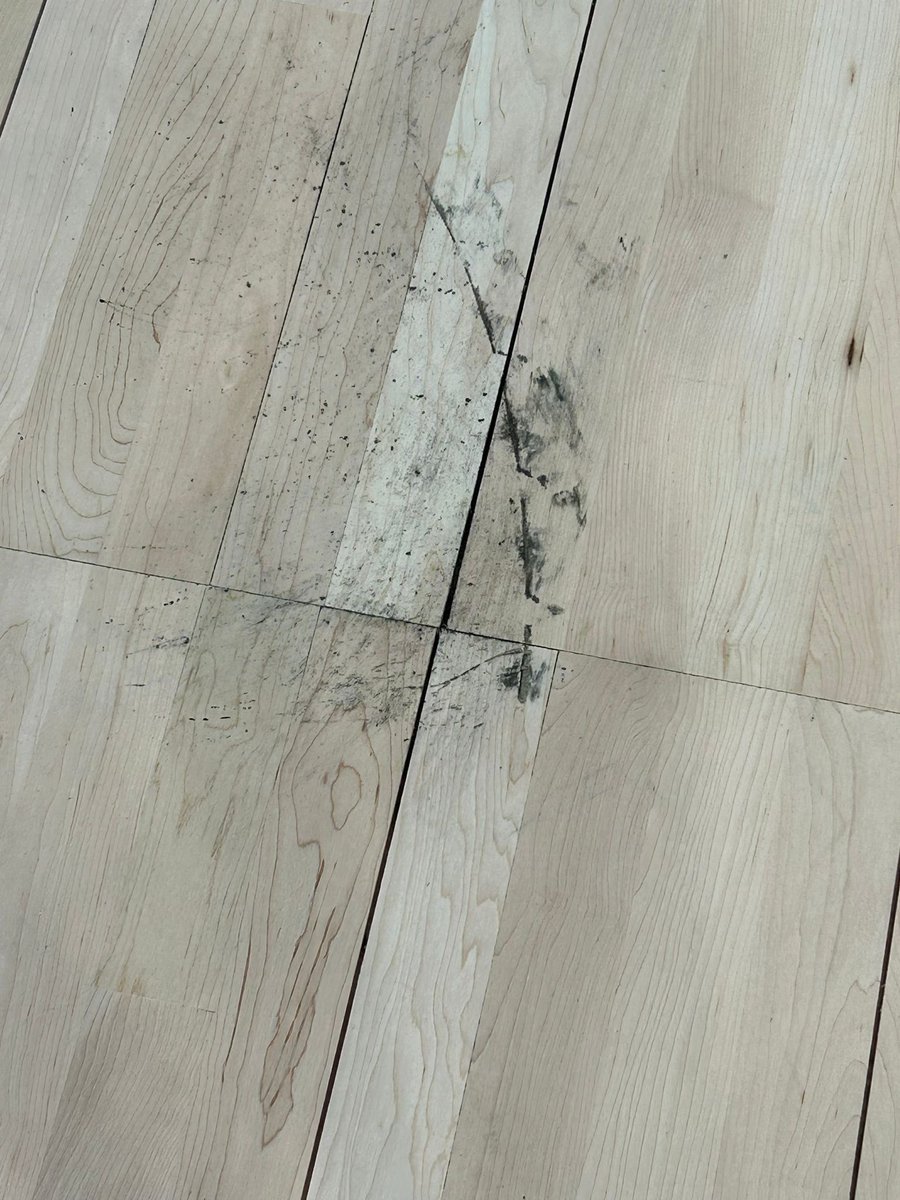 sr_basketbol's tweet image. 📢 | Saha zeminin zarar görmesi nedeniyle karşılaşma yarına ertelendi. 

📌 | Yarın (3 Ekim Perşembe) 16:00’da seyircisiz olarak kaldığı yerden devam edilecek. #SuperCupWomen