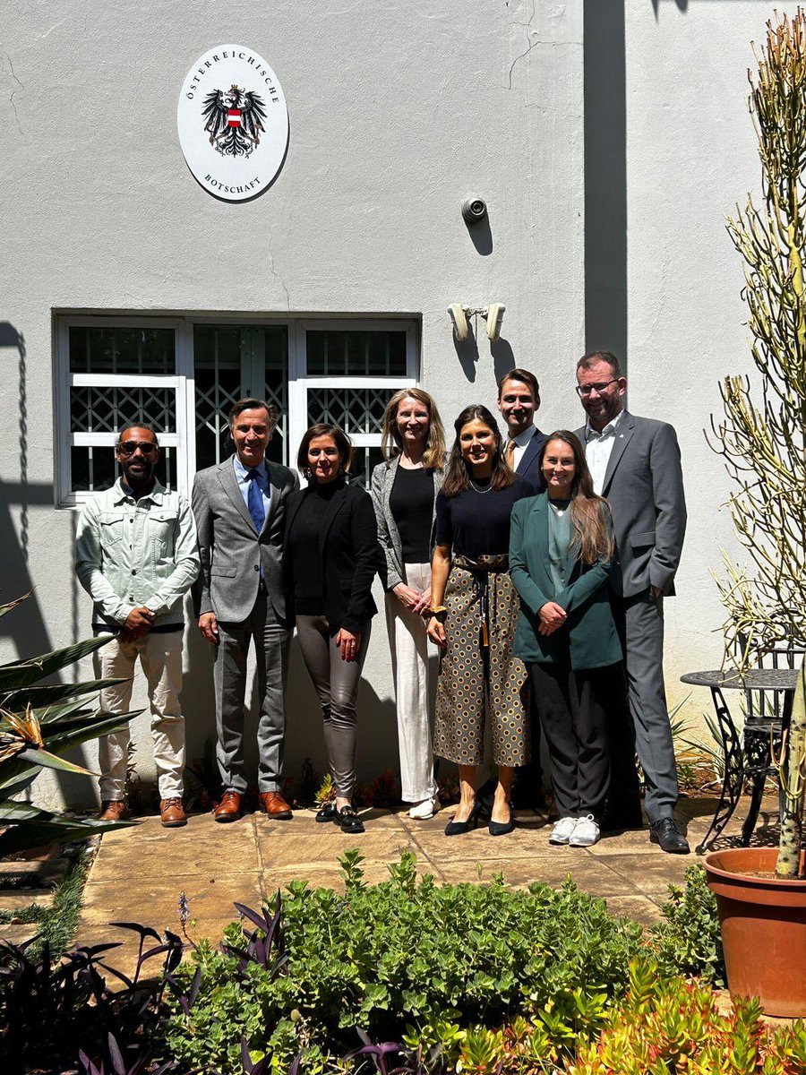 AlexEriksroed's tweet photo. Sanibonani from #Pretoria! 

Thank you to Ambassador @koenigsbrun and all team members for the heartfelt welcome. 

We hit the ground running, and I look forward to strengthening #Austria’s 🇦🇹 presence in Southern Africa. https://t.co/drgtpAI35o