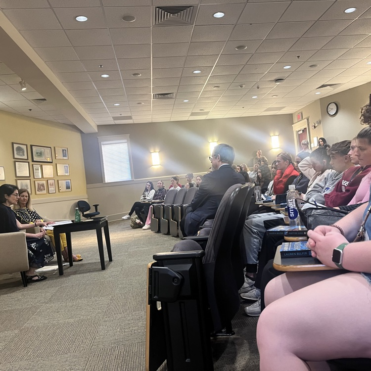 Mrs. Drewry's AP English Lit class got to hear a presentation from New York Times Best-Selling author Lauren Belfer today at ASUMH. Thanks to Ms. Belfer for spending extra time with our interested students today!