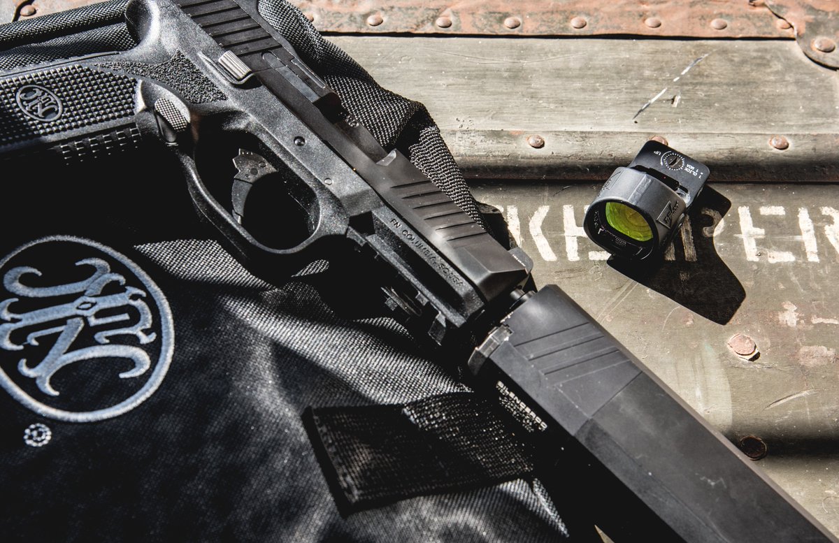 Trijicon's tweet image. Ready to mount.

📷: Nick Setting

@FN_America

#SRO #Supressor