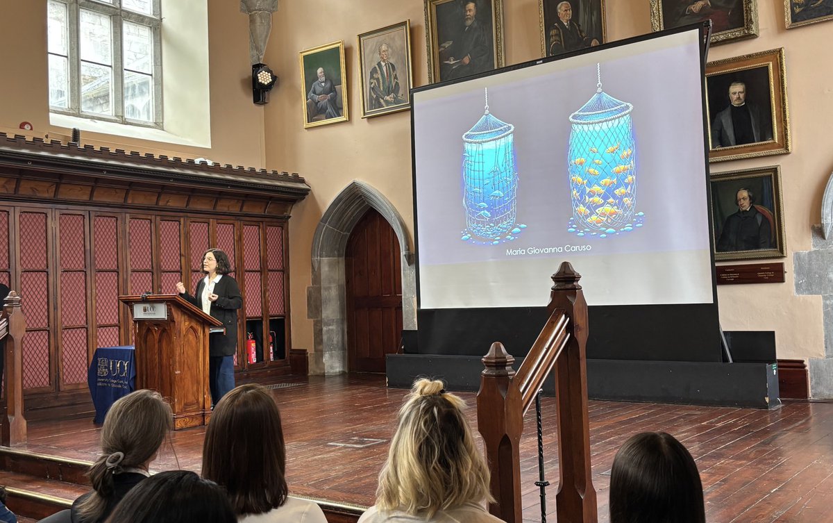 _Sarah_Nicolas's tweet photo. Proud supervisor moment of the day : watching @CarusoMariaG brilliantly explaining her PhD at the 3min Thesis @UCC final  #3MinThesis #PhD @AnatNeuroUCC @GradCoMH_UCC https://t.co/DPEGVysnxf
