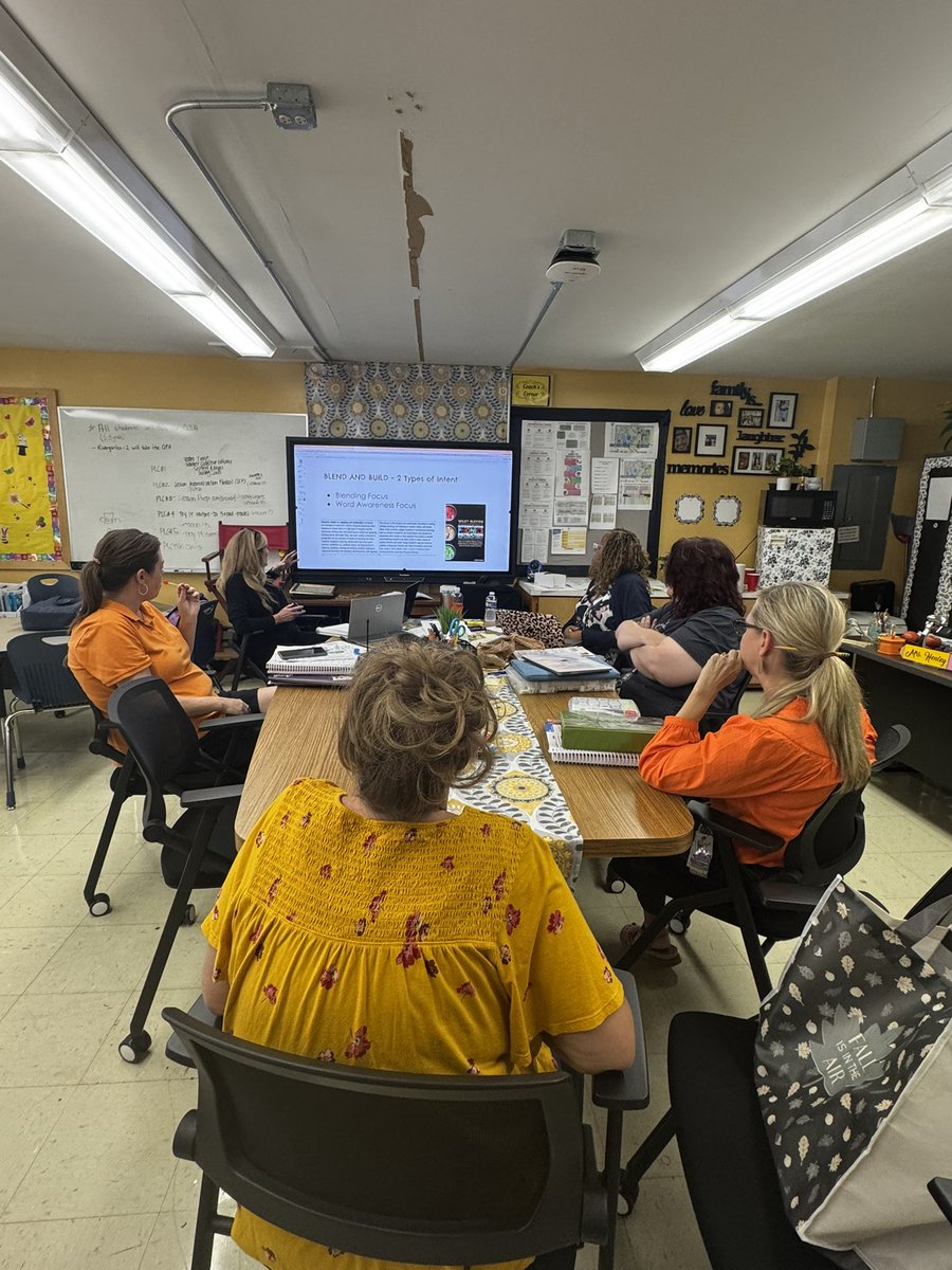 merewhaley's tweet image. It’s always a great day of learning @CopperRidge1 when the incomparable Krista Lee leads our PLCs. Lesson Internalization + Intellectual Preparation = Strong Tier 1 Instruction. #cougarstrong #Region4 #accessforall @erinphillipstn @CWhite_KCS @adpark3737 @shawnsmith85