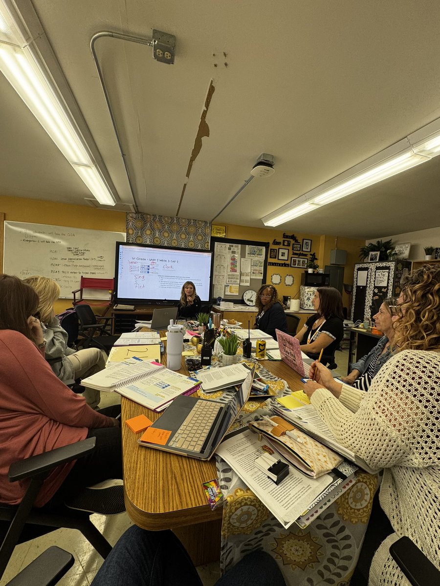 merewhaley's tweet image. It’s always a great day of learning @CopperRidge1 when the incomparable Krista Lee leads our PLCs. Lesson Internalization + Intellectual Preparation = Strong Tier 1 Instruction. #cougarstrong #Region4 #accessforall @erinphillipstn @CWhite_KCS @adpark3737 @shawnsmith85