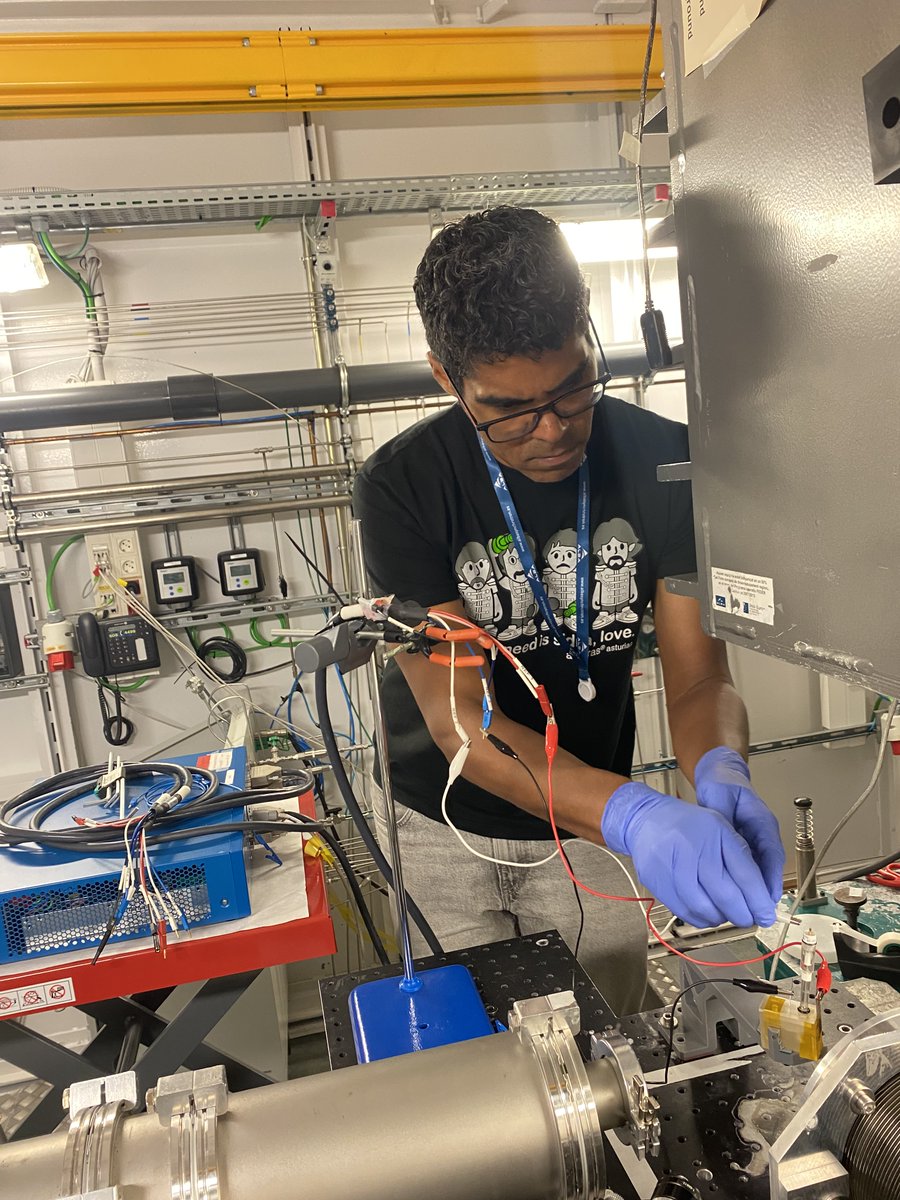 Composites Group (INCAR-CSIC) (@compositesincar) on Twitter photo Such a productive and fun day at <a href="/ALBAsynchrotron/">Sincrotró ALBA💡</a> doing Operando XAS of our graphene-based electrocatalysts with Dr Freddy Oropeza from <a href="/IMDEA_Energia/">IMDEA Energia</a> Such a productive and fun day at <a href="/ALBAsynchrotron/">Sincrotró ALBA💡</a> doing Operando XAS of our graphene-based electrocatalysts with Dr Freddy Oropeza from <a href="/IMDEA_Energia/">IMDEA Energia</a>