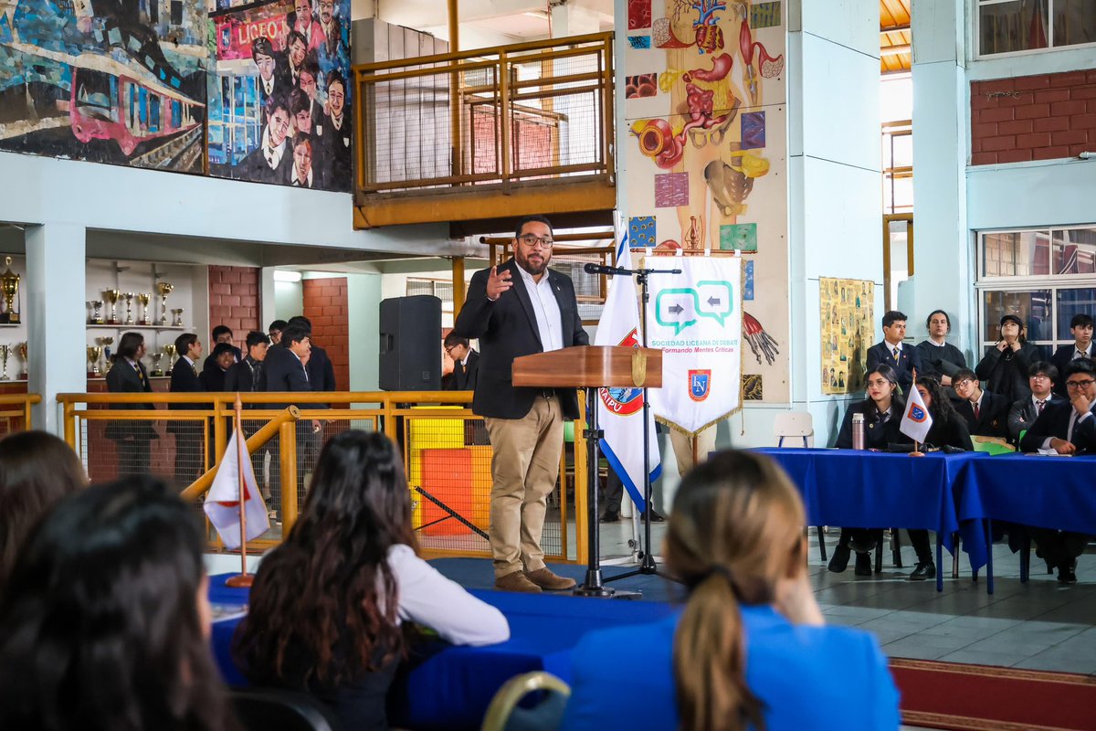 Muni_Maipu's tweet photo. Inauguramos el 2° Torneo Interregional de Debate en el Liceo Nacional 🏫 El encuentro permitirá a 53 colegios a nivel nacional debatir utilizando el Formato Parlamentario Británico 💬  #JuntosAvanzamos fortalecimiento la educación pública 👏🏻 https://t.co/iLj7rM9BDQ