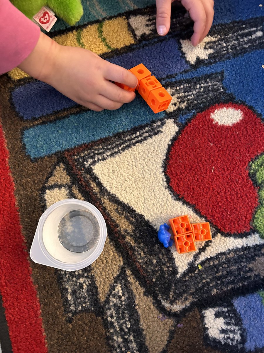 today in math: feeding the bears at the zoo part 2 🐻🥕🐻 if you have seven carrots, how many can you feed to each bear? 🤔