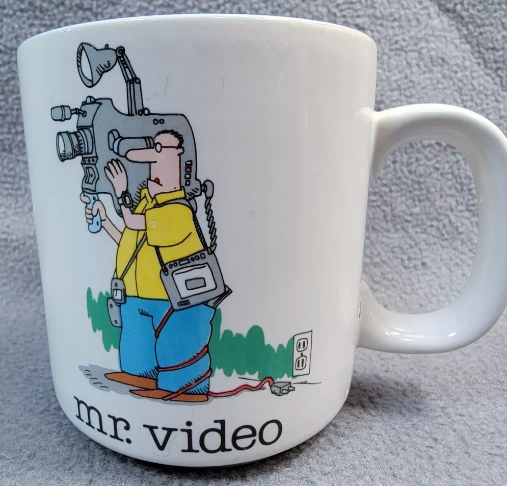 dangmugs's tweet photo. mr. video 📹 https://t.co/6CkMsG0SOg