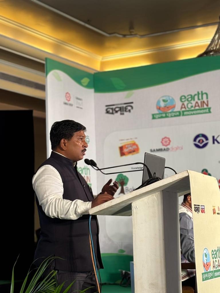 EarthAgain_IN's tweet image. At the "Sustainable Agriculture – Pathways to Resilience" session, Mr. Sambit Tripathy, Mr. @arvindpadhee and Mr. A. Ravindra shared insights on current agricultural practices and it's way forward to sustainability and climate resilience. 

#EarthAgainConference @sambad_odisha