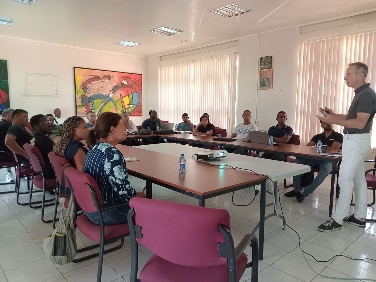 Day 2 of Market Intelligence training by #SAMAP Market Access Consultant in #Suriname 🇸🇷!

Developing the agriculture sector and building #foodsecurity. 

#4Betters
#MarketAccess #Workshop 
#BusinessGrowth