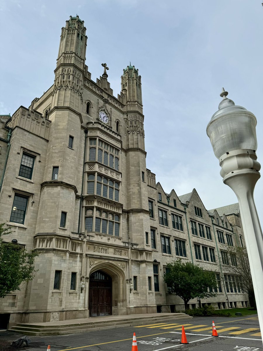 chrisv250's tweet photo. Had opportunity to tour @MarygroveSchool with #MiSTEM last week. This partnership is delivering Project, Problem, Place based learning #3PL with great results. Thx @UMich @kresgefdn Marygrove Conservancy
Cc @MichiganLEO @MEDC @MeganSchrauben @adamzemke https://t.co/AqQpZOzA6e