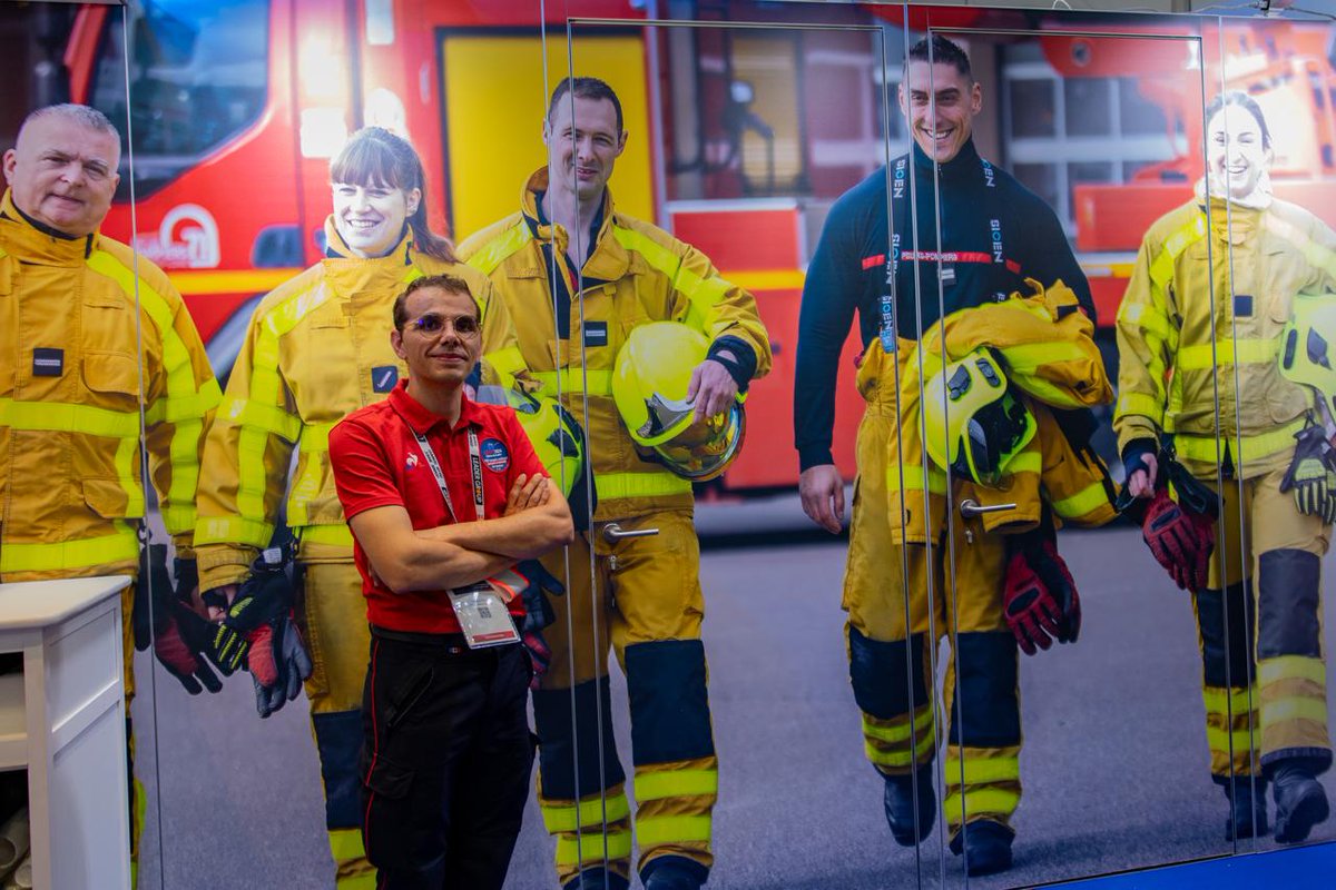 Titre Nicolas (@nicolastitre) on Twitter photo #CNSPF
Après avoir pu illustrer le stand de <a href="/sioenindustries/">Sioen Industries</a>, le <a href="/cnspf2024/">Congrès national des sapeurs-pompiers - Mâcon 2024</a> m'a permis de voir mes photos exposées lors d'une expo photo organisée par la <a href="/MNSPF/">MNSPF</a>, dans le hall du #Spot
De plus, une de mes photo a permis l'illustration du stand <a href="/MNSPF/">MNSPF</a>
Une vraie fierté pour moi #CNSPF
Après avoir pu illustrer le stand de <a href="/sioenindustries/">Sioen Industries</a>, le <a href="/cnspf2024/">Congrès national des sapeurs-pompiers - Mâcon 2024</a> m'a permis de voir mes photos exposées lors d'une expo photo organisée par la <a href="/MNSPF/">MNSPF</a>, dans le hall du #Spot
De plus, une de mes photo a permis l'illustration du stand <a href="/MNSPF/">MNSPF</a>
Une vraie fierté pour moi