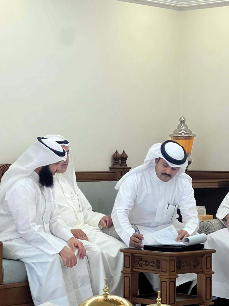 hamly24's tweet photo. ﴿ وَمِنْ آيَاتِهِ أَنْ خَلَقَ لَكُم مِّنْ أَنفُسِكُمْ أَزْوَاجًا ﴾
الحمدلله الذي بنعمته تتم الصالحات
تم بحمد الله وفضله 
عقد قراني
اخوكم / مشاري حسين غالب 
سائلاً المولى عز وجل التوفيق والبركة https://t.co/zzssDt7AiG