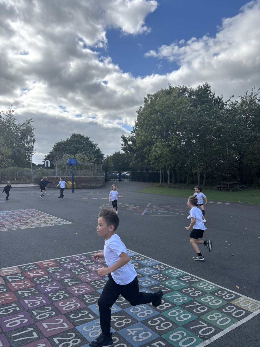 Year 2 had a brilliant PE lesson this afternoon, practising our dodging skills through some team games! Well done superstars 🏃🏼✨ <a href="/BarntonMissR/">Miss Rutter</a>