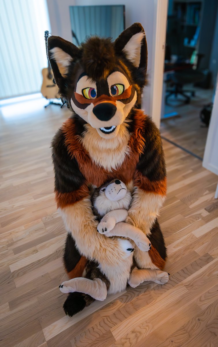 Luckyspacewolf tweet media