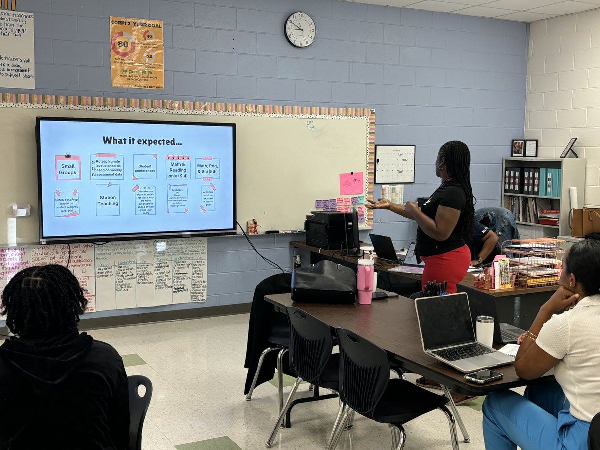 OakViewES's tweet photo. Principal in action… “This is how WE do IT”  let’s take a day to differentiate our instruction with small groups… #OakViewOwls  
@OakViewES https://t.co/OZlxx5Lik9