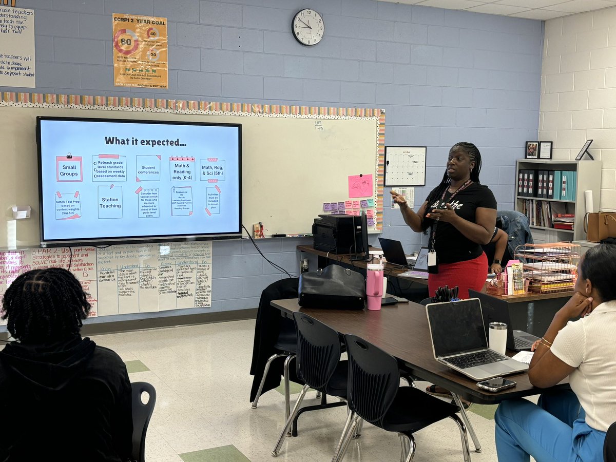 OakViewES's tweet photo. Principal in action… “This is how WE do IT”  let’s take a day to differentiate our instruction with small groups… #OakViewOwls  
@OakViewES https://t.co/OZlxx5Lik9