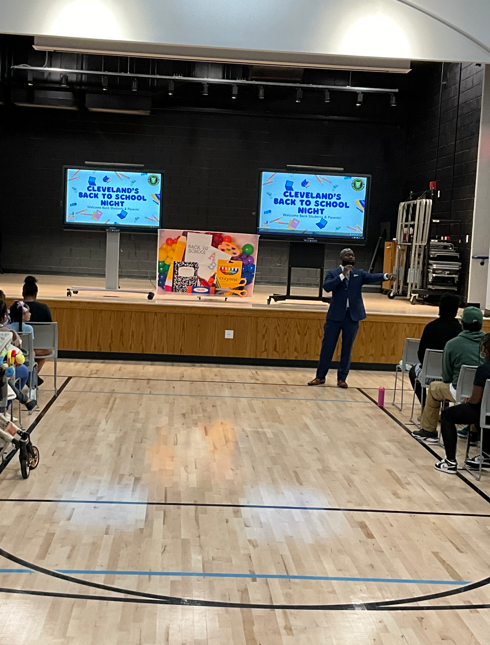 ops_district's tweet photo. Cleveland Street School had a wonderful Back to School Night welcoming parents with a Hispanic Heritage Month Celebration feast! #GoodtoGreat #MovingintoGreatness #OrangeStrong https://t.co/Wj72L9ae7q