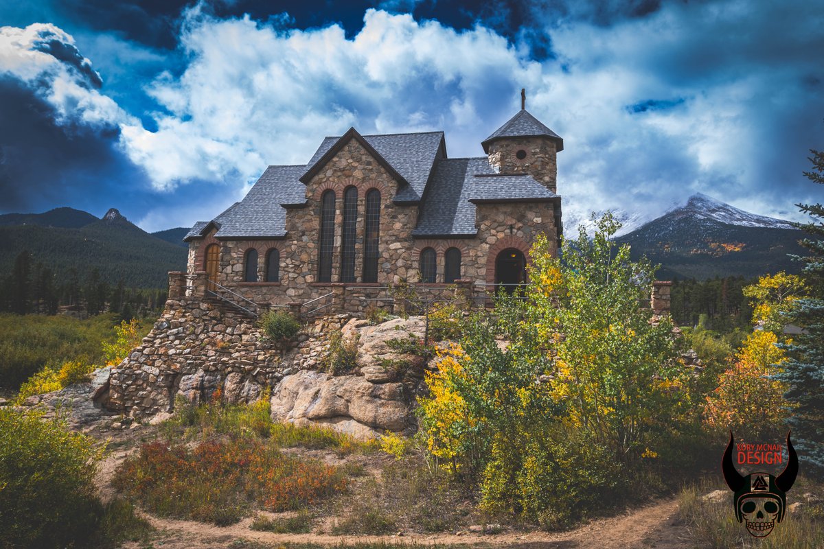 korymcnail's tweet photo. Discover the breathtaking Chapel on the Rocks near Estes Park 🏰🏞️

Nestled in the mountains, this enchanting chapel is a must-see for nature lovers. Built in the 1930s, it offers stunning views of the surrounding scenery.

#ChapelontheRocks #EstesPark #RockyMountains #leaves https://t.co/Jl7whlIEvK