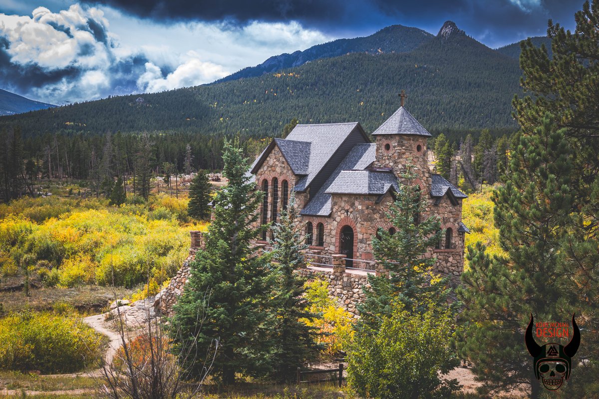 korymcnail's tweet photo. Discover the breathtaking Chapel on the Rocks near Estes Park 🏰🏞️

Nestled in the mountains, this enchanting chapel is a must-see for nature lovers. Built in the 1930s, it offers stunning views of the surrounding scenery.

#ChapelontheRocks #EstesPark #RockyMountains #leaves https://t.co/Jl7whlIEvK