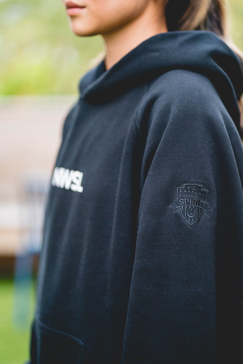 NWSL's tweet photo. It’s hoodie season 👀 ❄️

Shop ALL of your favorite clubs hoodies at https://t.co/CS0ypgVkMO or at Dick’s Sporting Goods. 

📸 at No One Home https://t.co/Pt7uamikBE