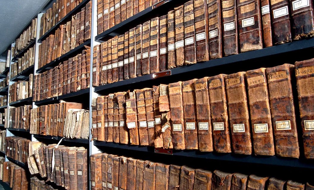 📰 Cet article revient sur la restitution récente d’archives algériennes emportées en France après l'indépendance en 1962. 

➡ En savoir plus : elkhabar.com/press/article/…
#archives #algérie #restitution #mémoire