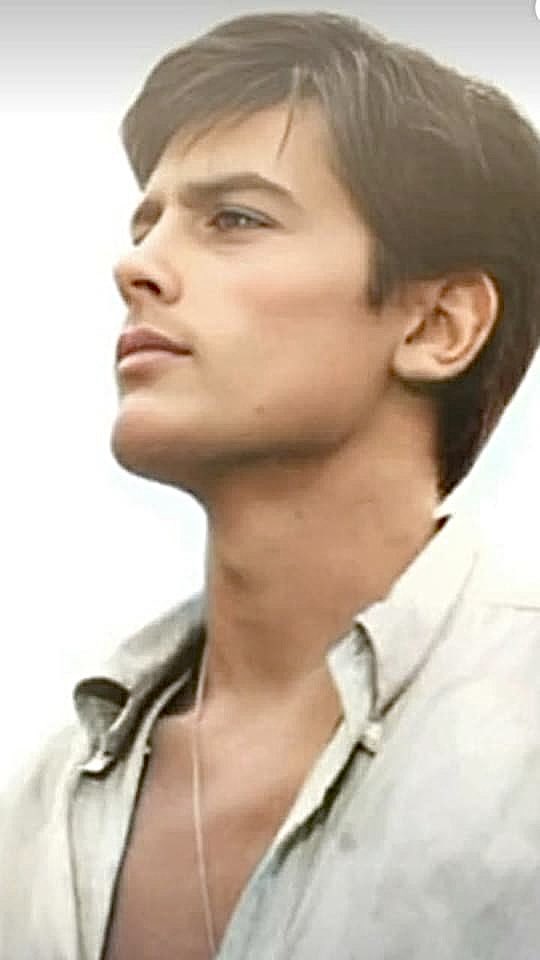 Moonlightlake's tweet photo. 朝目覚めた時最初に見るのが君の瞳ならいいな #AlainDelon #アランドロン #Frenchactor #Franceicon #Legend https://t.co/6ayR7tbFBi